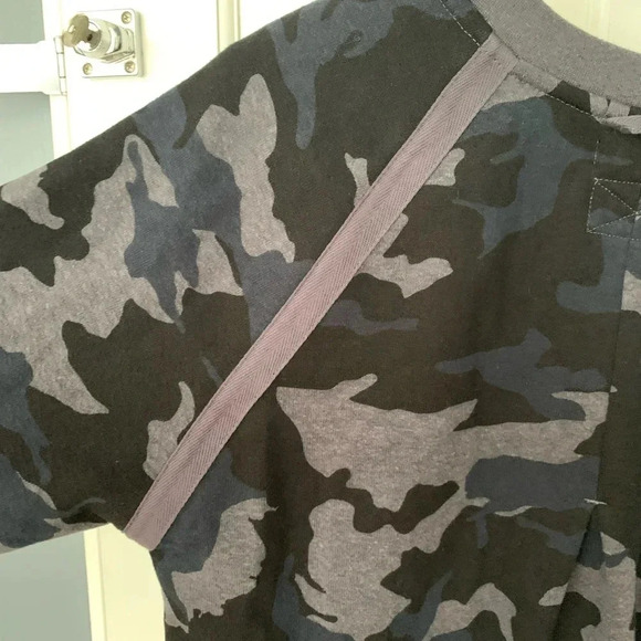 Prana Cozy Up Black and Gray Camo Sweatshirt Size Medium NWT - Picture 9 of 9